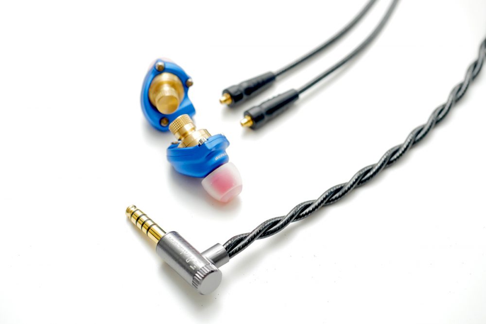 conn 开发者推出 Acoustune ARC03 平衡耳机线